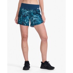 2XU - Pantaloni scurti de alergare pentru femei Aero 5 inch Shorts - albastru multicolor trailscape bluejay argintiu reflectorizant