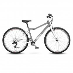 Woom - bicicleta copii 26" Woom 6, varsta recomandata 10-14 ani (140-165cm) - 9,5 kg - gri deschis luna alb